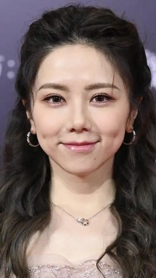 内娱女明星最新怼脸无美颜红毯生图,来看看抗住镜头了吗?-度小视