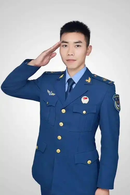 最初的梦想,我们实现了哦!_军人_军装_小时候