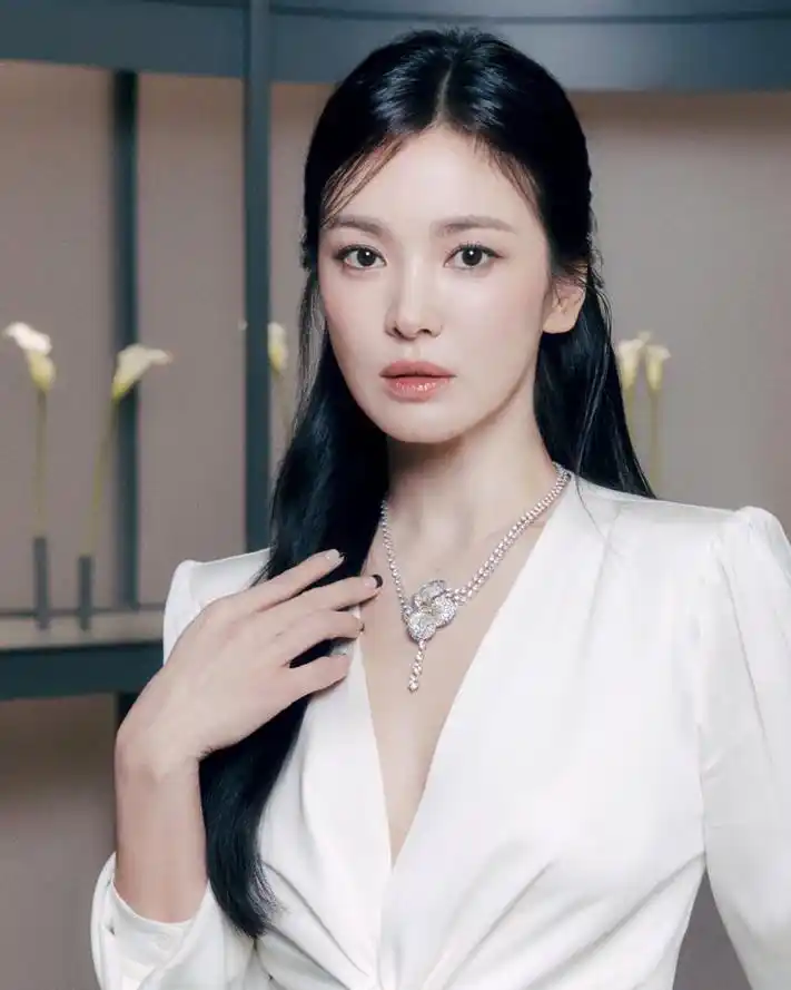 盘点韩国女星宋慧乔2023年最美的造型