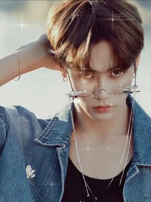 林彦俊眼镜造型大赏