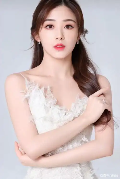 今日图集分享:张含韵