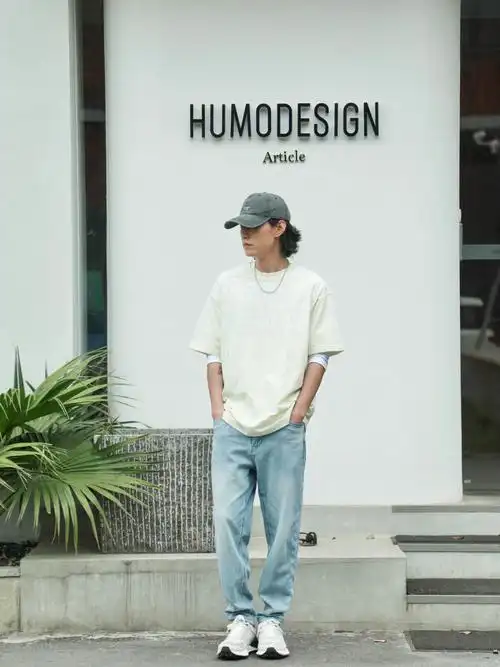 男生牛仔裤的搭配