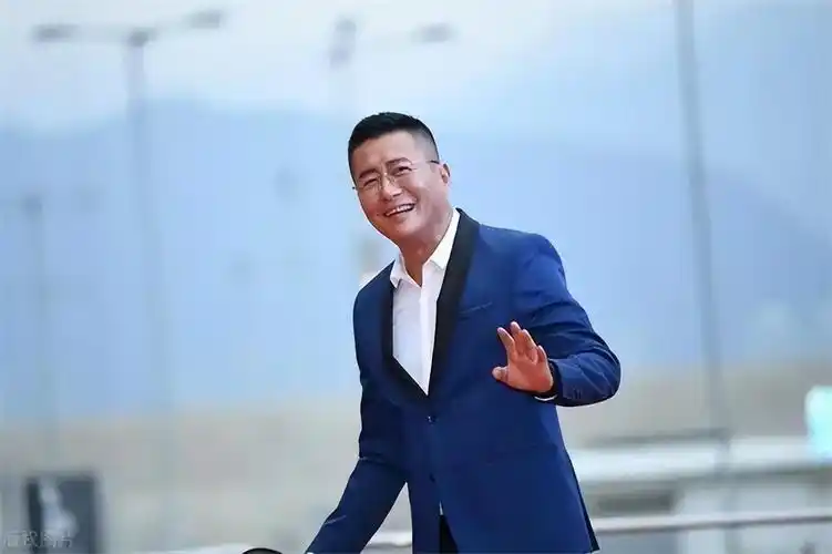 回顾高曙光儿子:被父亲娇惯将继承亿万家产,异母姐姐被生母独养