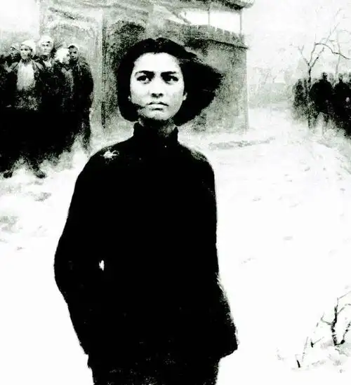 年仅15岁的女英雄面对敌军宁死不屈被敌军侮辱了一整天后牺牲