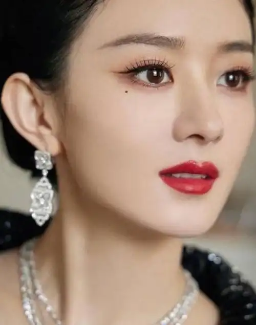 最终,那些在娱乐圈中长着痣的女明星中的大多数,都取得了巨大的成功.