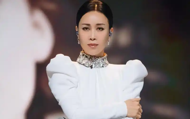 《一笑而过》- 那英