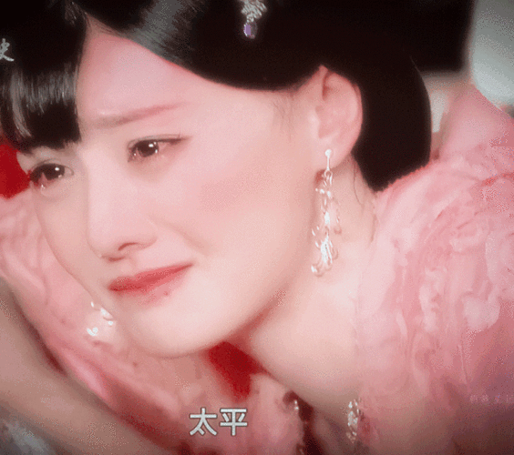 首次直播翻车综艺语出惊人微博放飞自我的郑爽29岁了