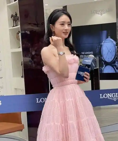 34岁赵丽颖被晒合影,生图状态却被吐槽,网友:老了_丫鬟_美貌_美女