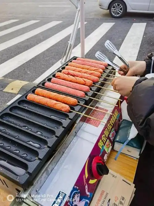 萧山网友摆摊卖烤肠以为卖不了多少没想到