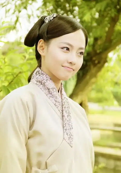 美人如画:江佩芸(原名:苗玉龙)