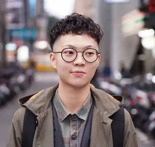 男生烫头发,帅到没朋友 !