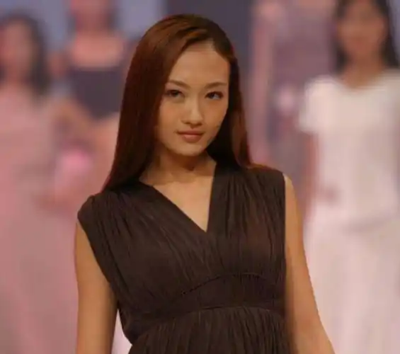 38岁王鸥"真人"长啥样?17年前旧照罕见曝光,确定是同一人?