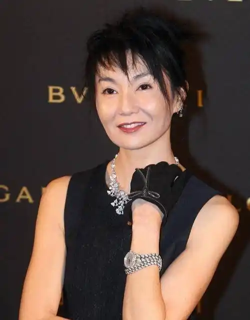 原创55岁张曼玉潇洒复出我就要做个有皱纹的俗人