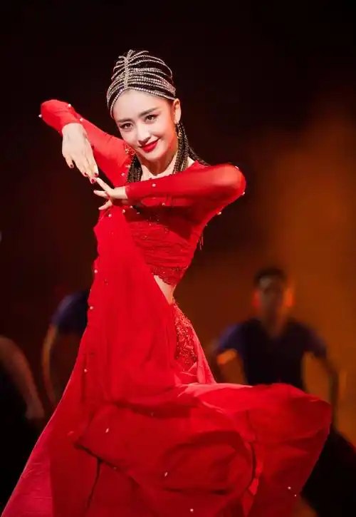 佟丽娅离婚后彻底逆袭!