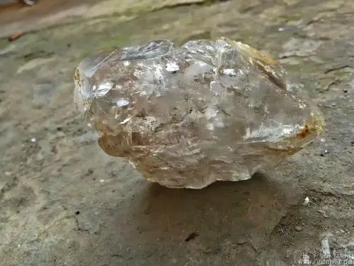 金刚石钻石原石料壹块