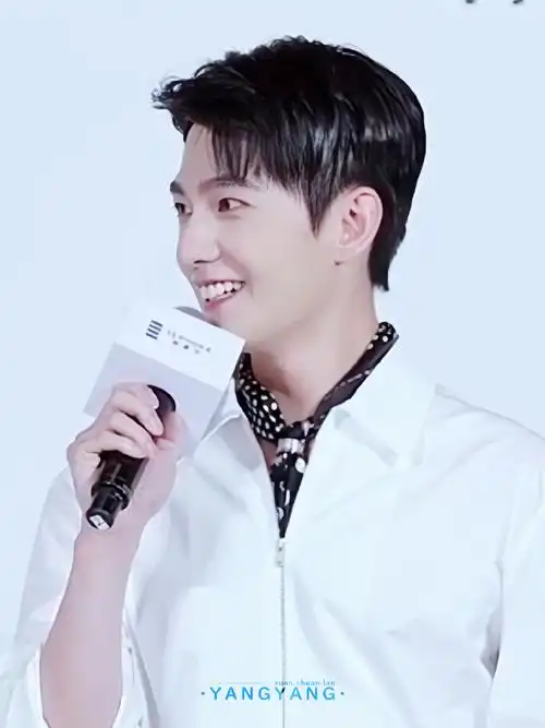 杨洋又贵了##杨洋上海晚宴生图