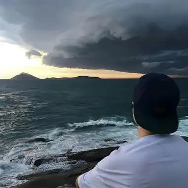 很有气势的背影男头超酷-男生头像 - 壁纸之家