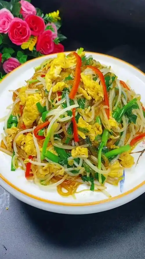 最好吃的韭菜豆芽炒粉条