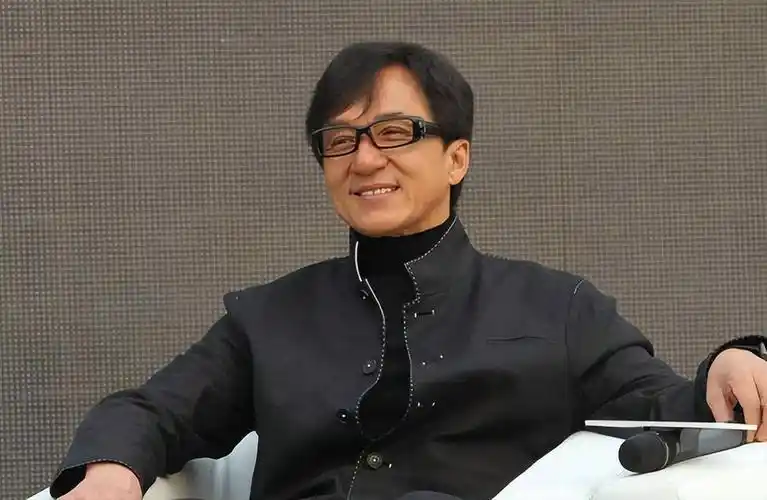 70岁高龄的成龙武打状态良好 一代功夫影星果真名不虚传