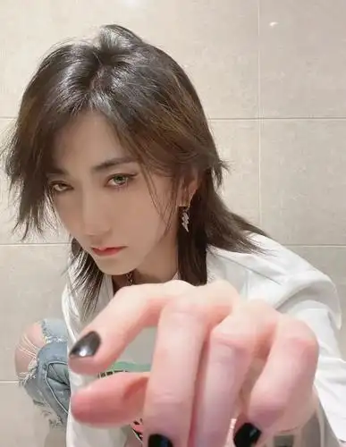 快女刘忻大家还记得吗?这次河南灾情她现身了|刘忻|快女|唱片_新浪新