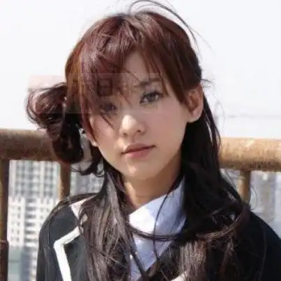 陈意涵出生于我国的台湾省,其外表十分的甜美可爱.