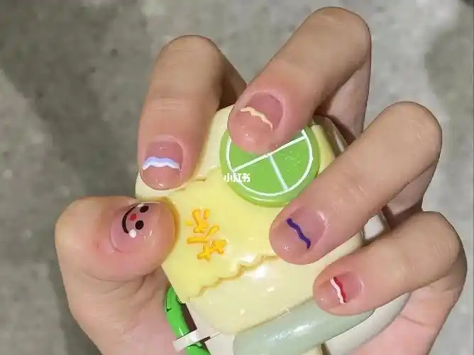 朋友说我就适合这种小学生美甲