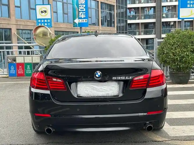 13年宝马535,一手车9.38