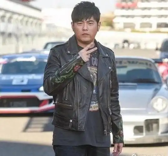 周杰伦胖了上热搜了?到底是怎么回事?