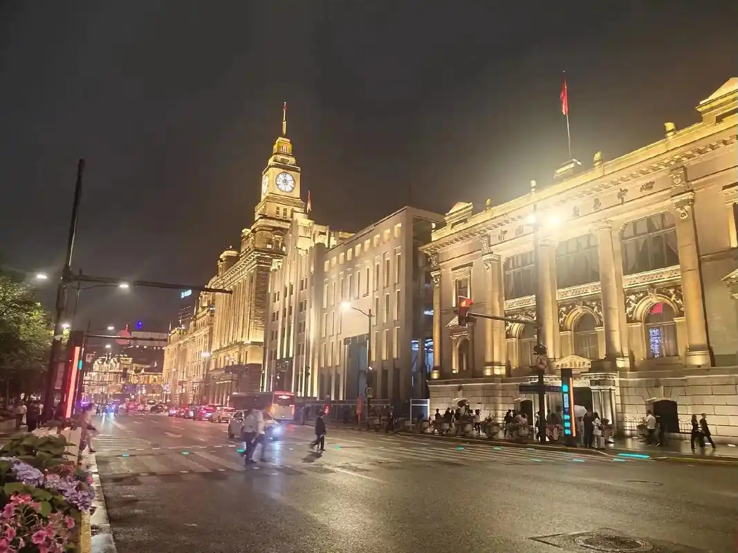 最近上海滩有点火,我也翻出2021年拍出来的老照片来配这首炙 - 抖音