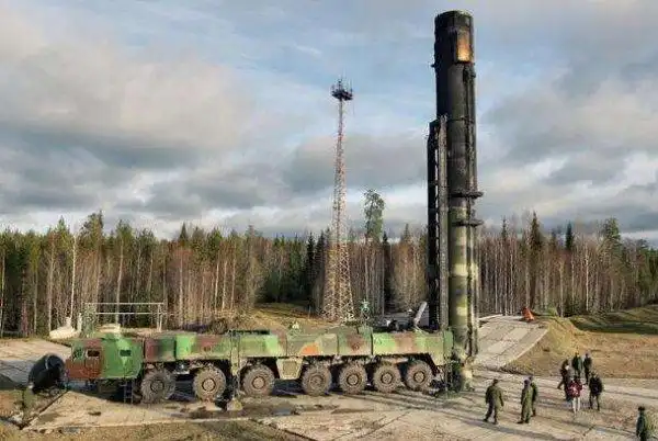 9,白杨-m洲际弹道导弹