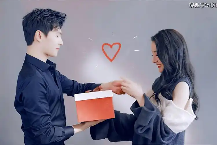 杨洋,迪丽热巴《你是我的荣耀》定档于7月26日