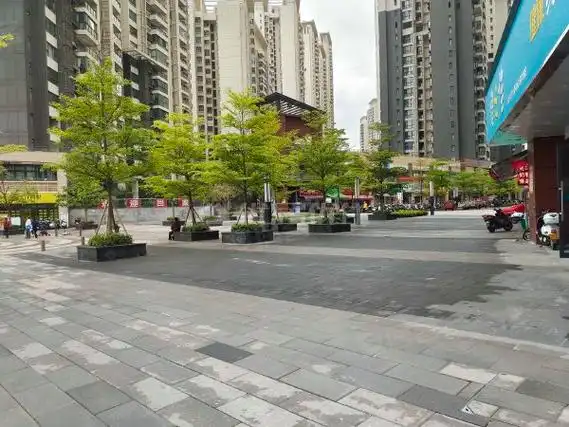 南宁良庆五象大道天誉城天誉东盟创客 普装 整租 2300元每月 押二付三