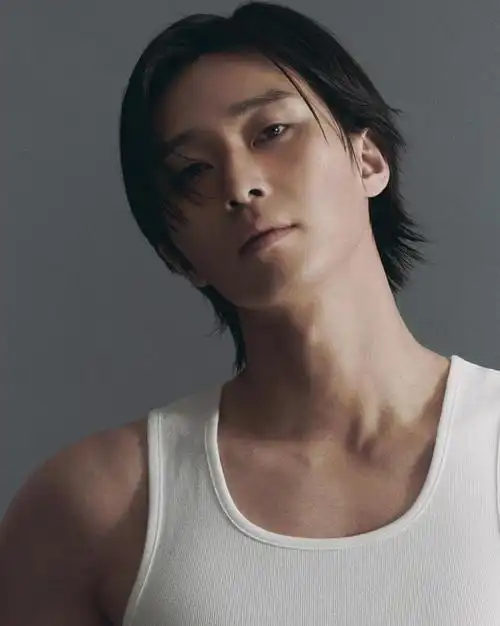 4/ 11韩国艺人朴叙俊拍日本杂志写真秀健美身材3