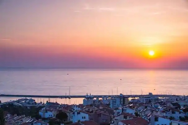 爱琴海:亚欧大陆之间的浪漫海域