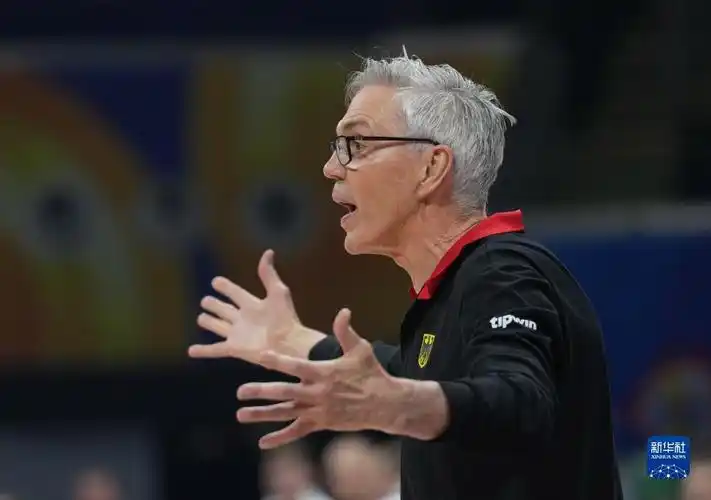 9月6日,德国队主教练戈登·赫伯特在比赛中.新华社记者 孟永民 摄