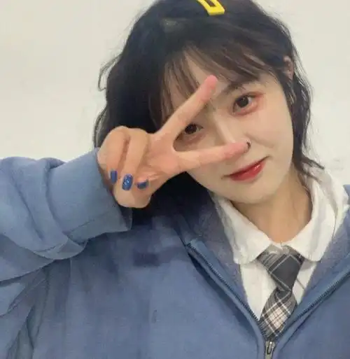 qq可爱女生头像呆萌清新做个木偶人忘记爱和痛