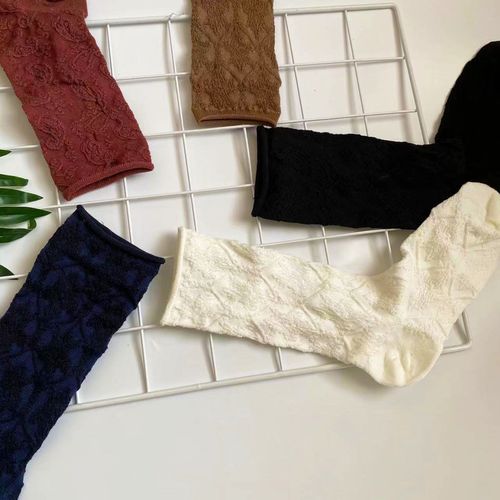 三双袜子女士中筒日系复古浮雕花纹森系韩版潮流白色ins不起球