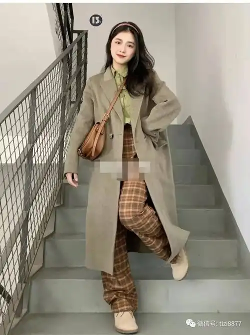 格子阔腿裤搭配什么上衣最好看