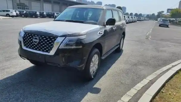 23款日产途乐40l平行进口价格50余万提车40l可全国分期