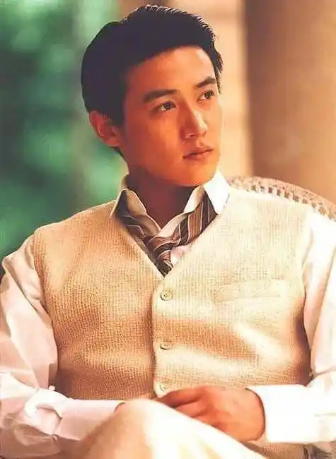 当年的陆毅,火到婚礼都不敢办,赵宝刚求他拍戏,如今却无人问津