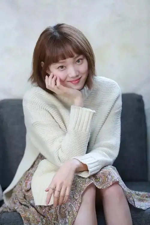 如果不想剪李圣经这样的直内扣式短发,小编还