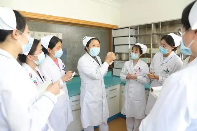 烟台毓璜顶医院护理团队:用青春和爱点亮生命之光|护士|护士长|护理部