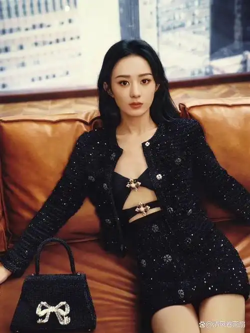 赵丽颖穿黑色吊带戴黑眼镜露大美腿!雪肤玉貌性感撩人