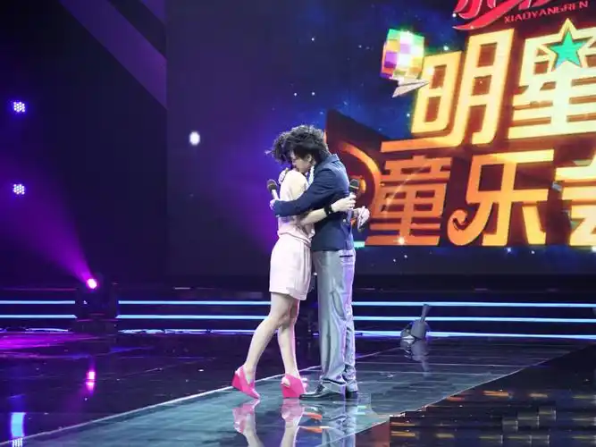 节目,秉持一贯的"情感制胜"理念,以"友情"为主题,以"猜"贯穿,将明星