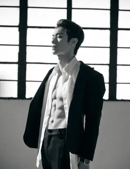 肖战穿稀有高定,王一博似奔丧,龚俊戴220万珠宝_腾讯新闻