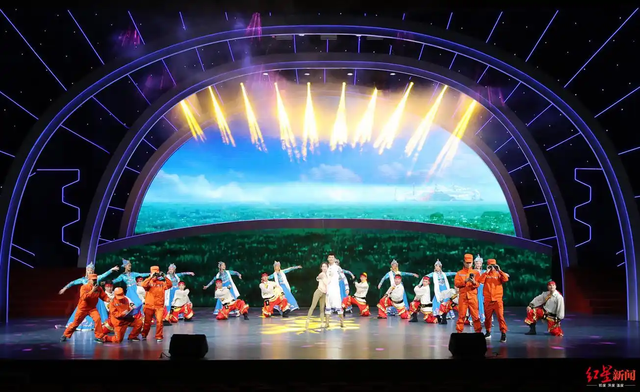 中国航天人原创音乐舞蹈情景剧问天北京首演