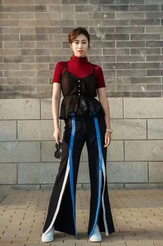 各种风格都能hold韩云云实力诠释百变时髦look