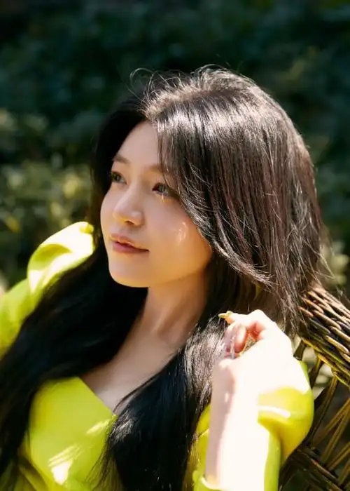 陈妍希分享写真美照甜如初恋,频繁为老公陈晓立人设遭吐槽