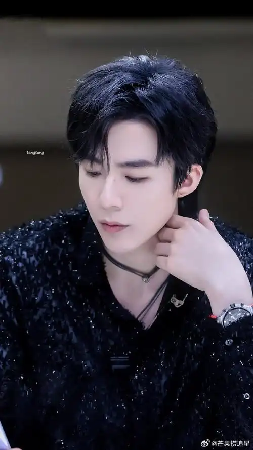 刘宇宁就是天生帅气选手啊!刘宇宁的状态是大写的三个字,尊嘟帅!