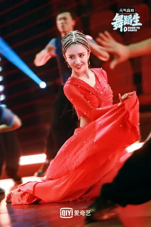 佟丽娅深受商家品牌青睐国民度与商业价值实力认证